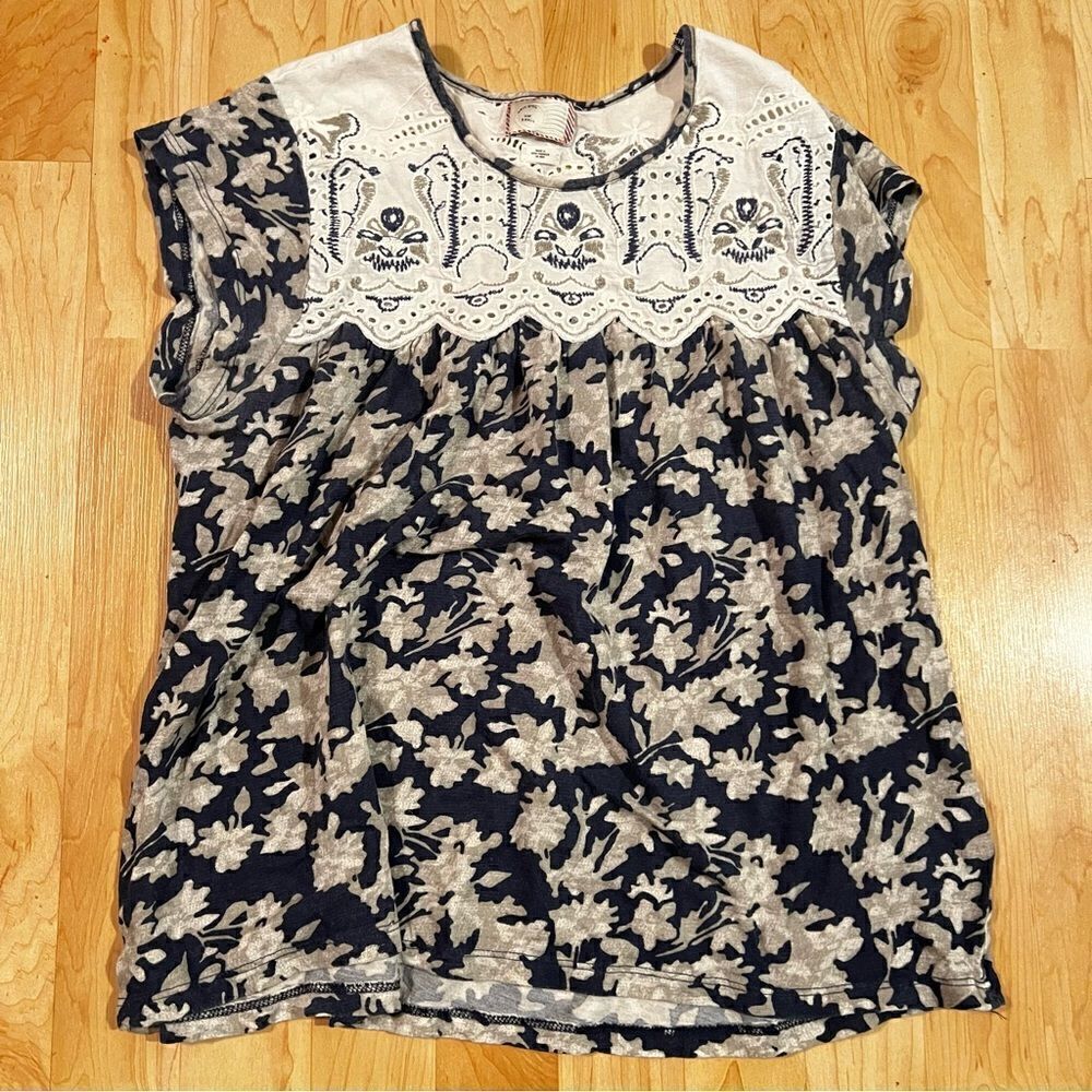 Anthropologie Postage Stamp Blue Lace Floral Short Sleeve Top Women’s Small